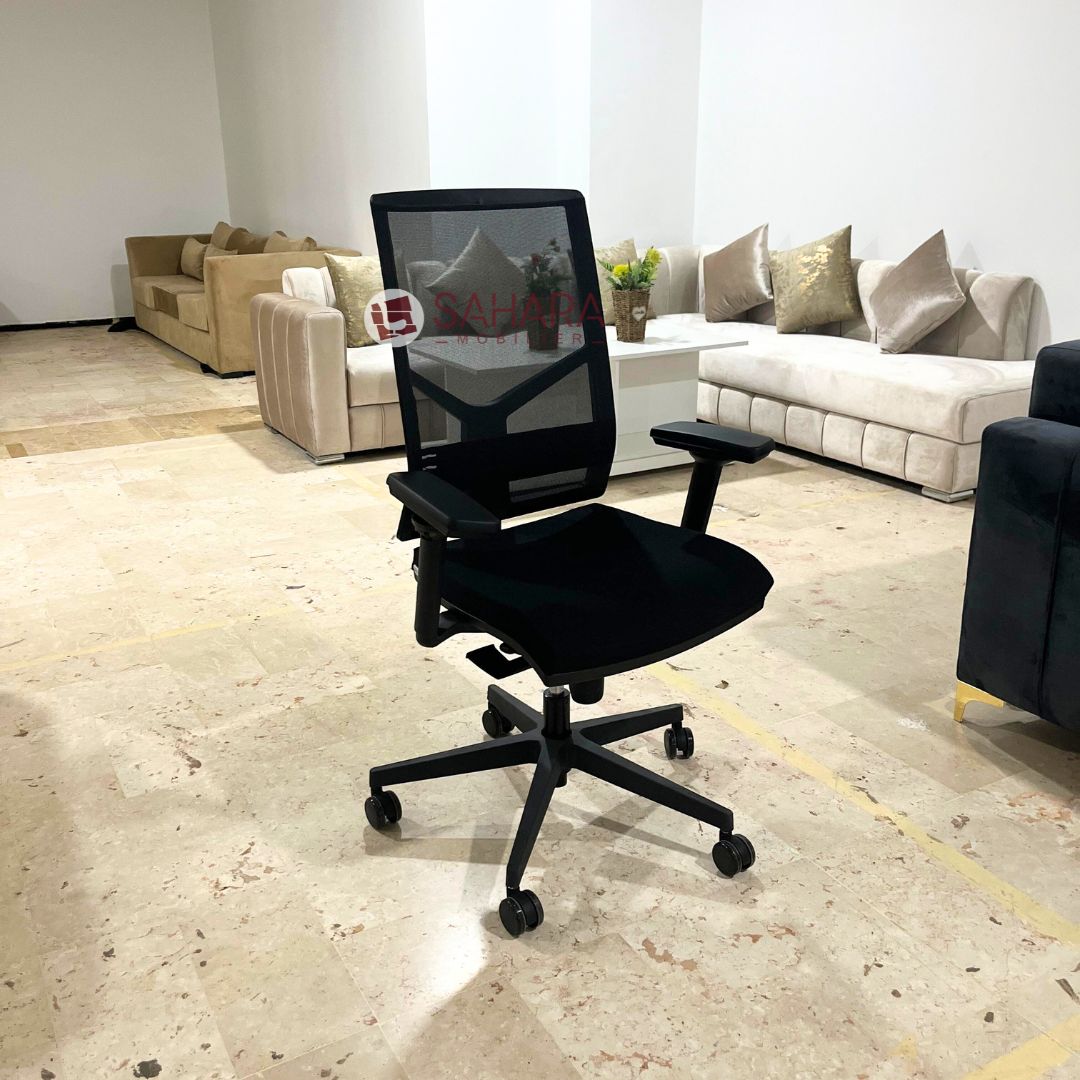 fauteuil de direction fabriqué en MeSH avec accoudoirs en PVC sur 5 branches chromé